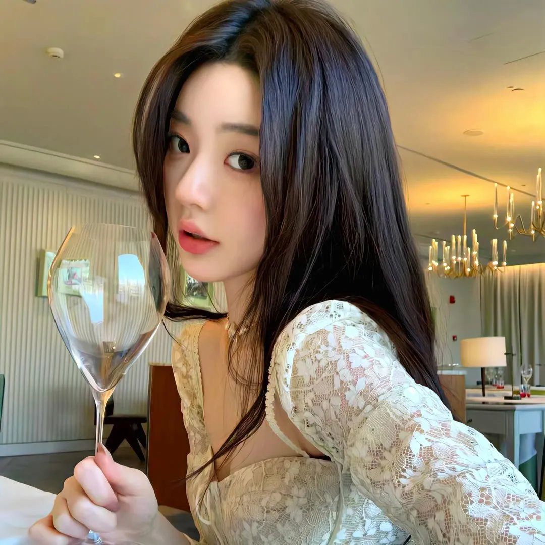 与凤飞